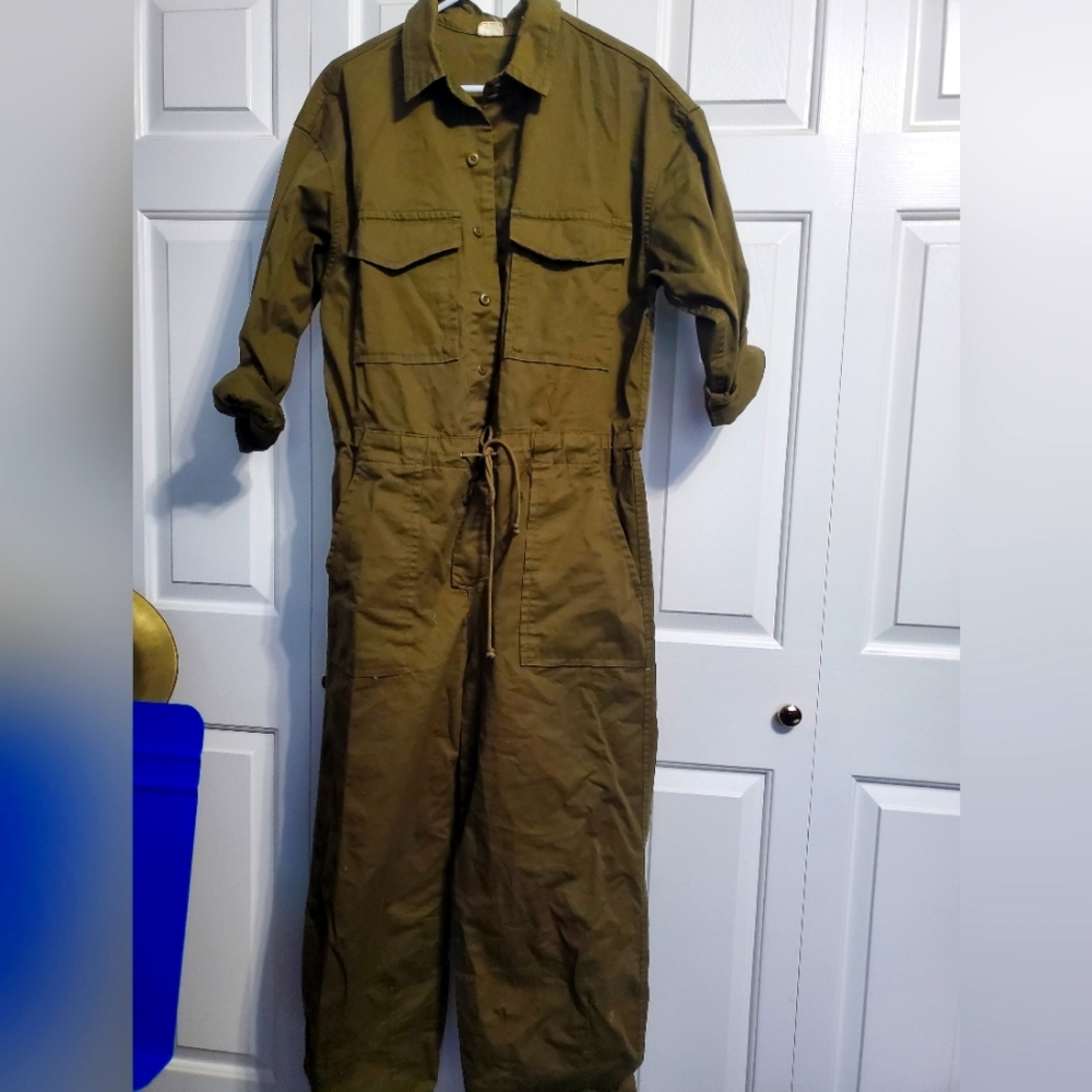 Levi's Woman's Med, Olive jumpsuit
